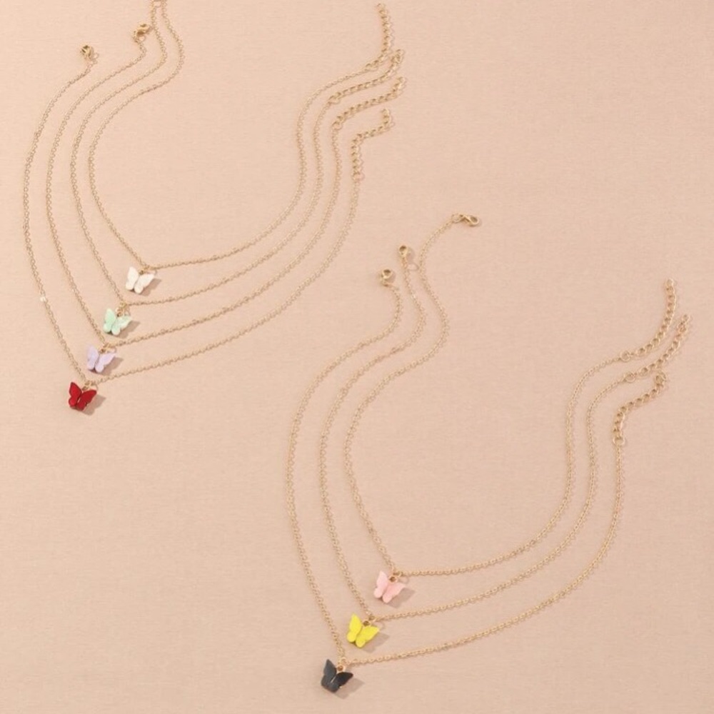 🦋 Beautiful Butterfly Pendant Necklace Available In Various Colors 🦋 - Picture 3 of 4